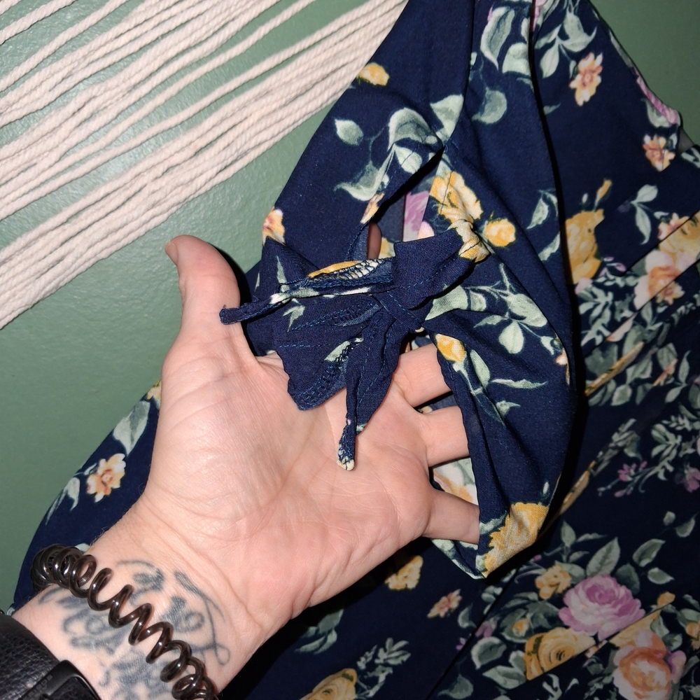 Navy Floral Midi Dress with Tie Neck and Short Sleeves - Picture 3 of 6